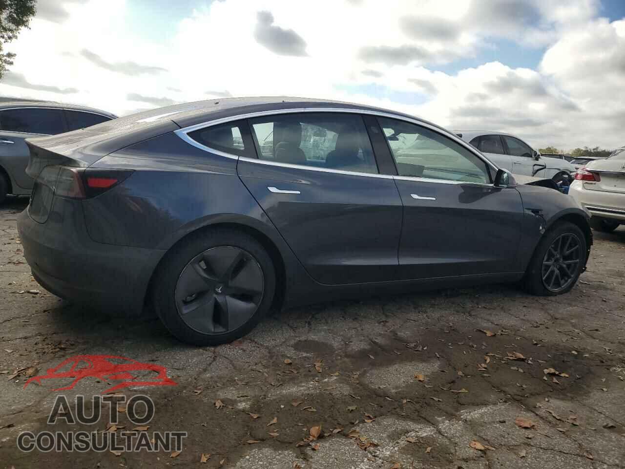 TESLA MODEL 3 2018 - 5YJ3E1EA4JF018901
