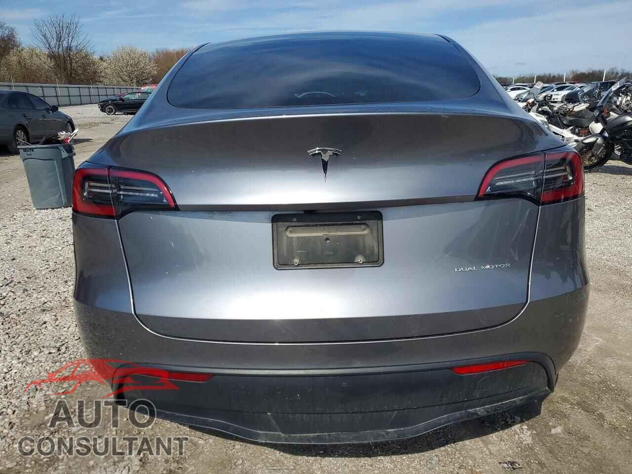 TESLA MODEL Y 2024 - 7SAYGAEE2RF168846