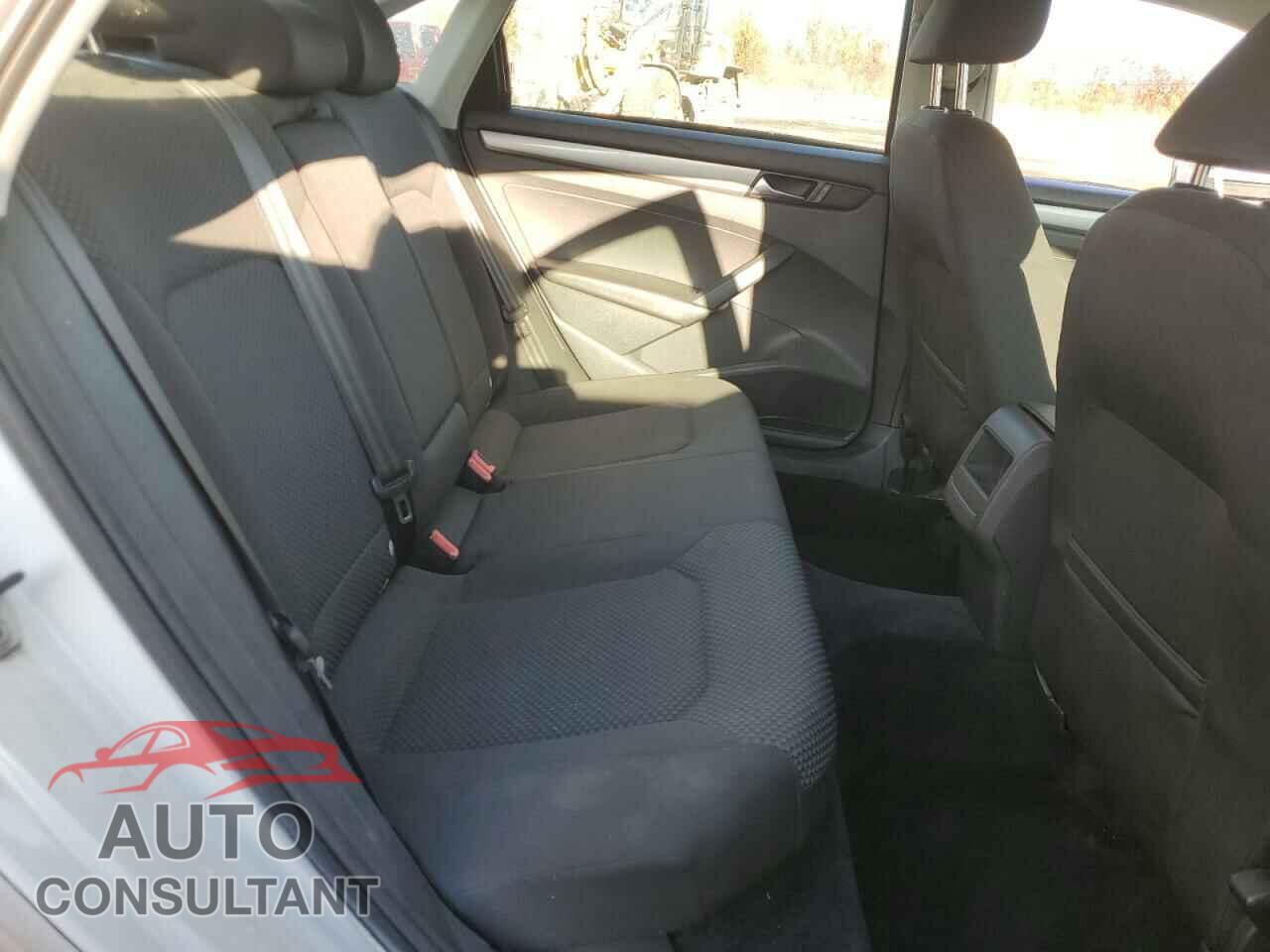 VOLKSWAGEN PASSAT 2012 - 1VWAH7A31CC039159
