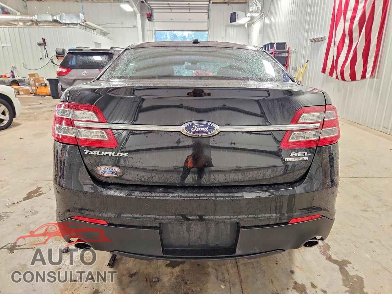 FORD TAURUS 2017 - 1FAHP2E85HG144385