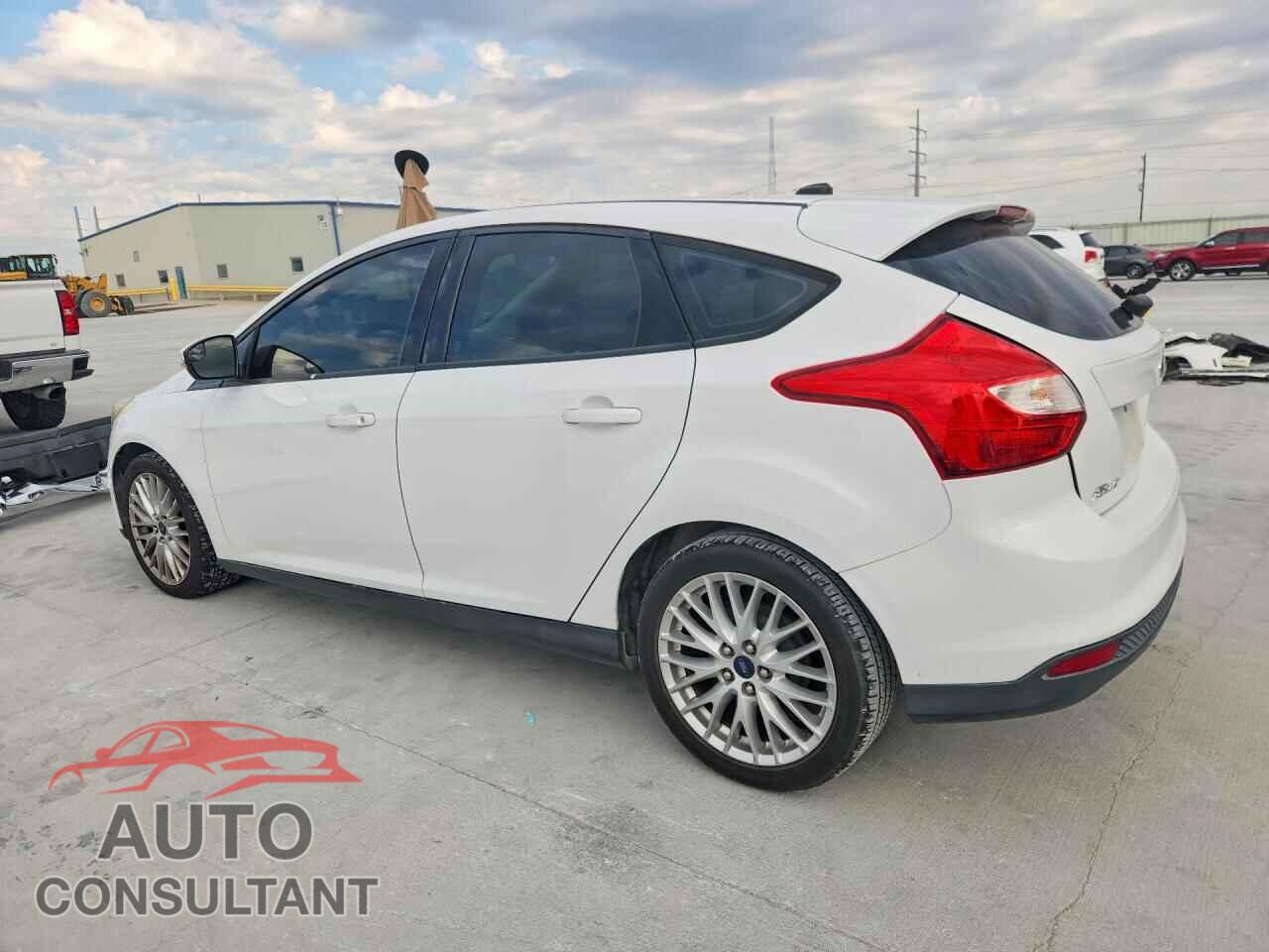 FORD FOCUS 2013 - 1FADP3K27DL285500