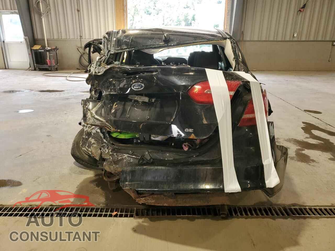 FORD FOCUS 2017 - 1FADP3F23HL335664