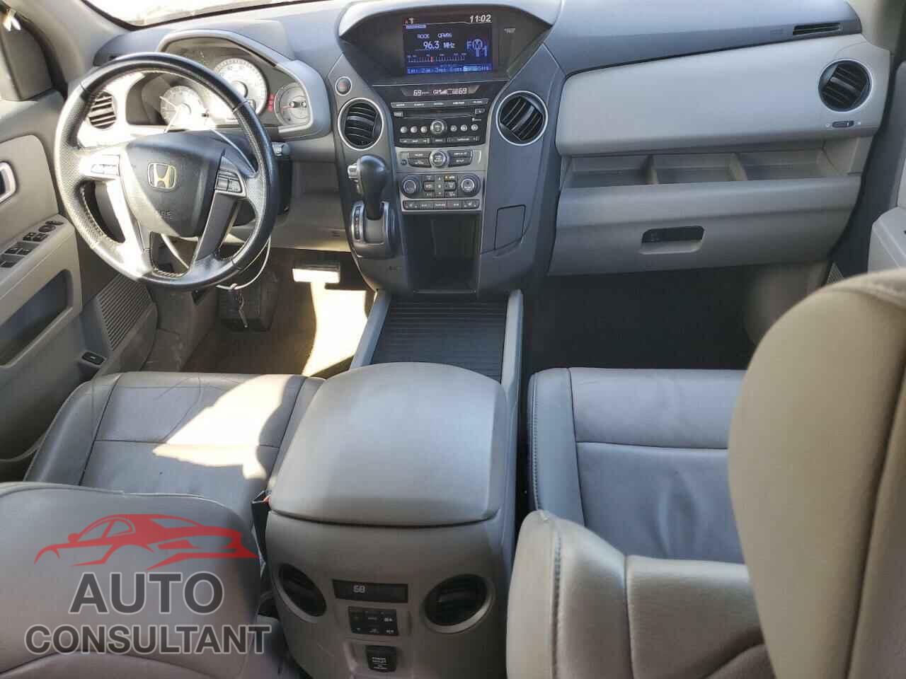 HONDA PILOT 2015 - 5FNYF4H58FB068727