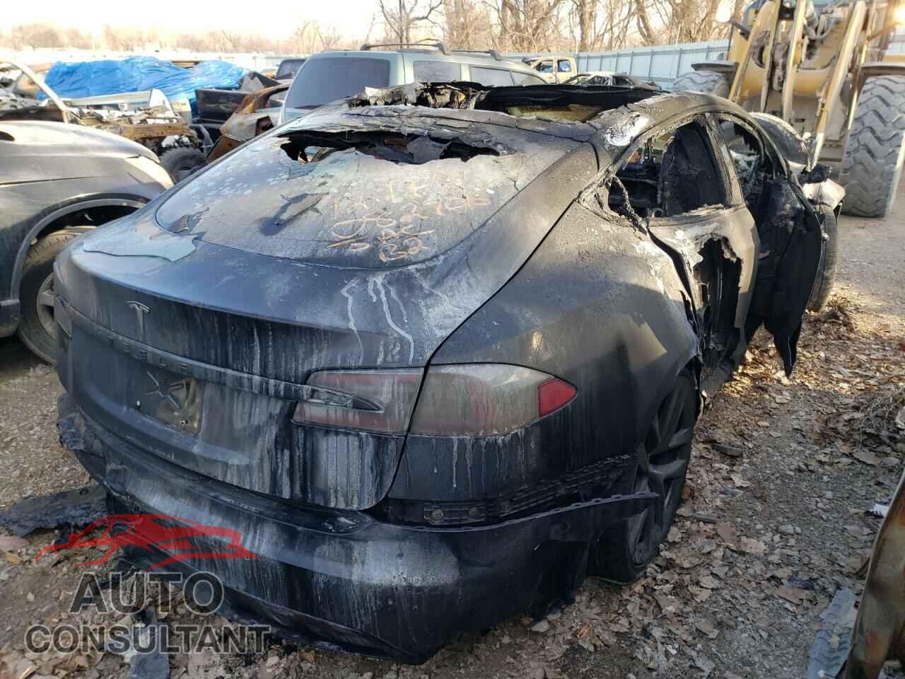 TESLA MODEL S 2021 - 5YJSA1E5XMF435826