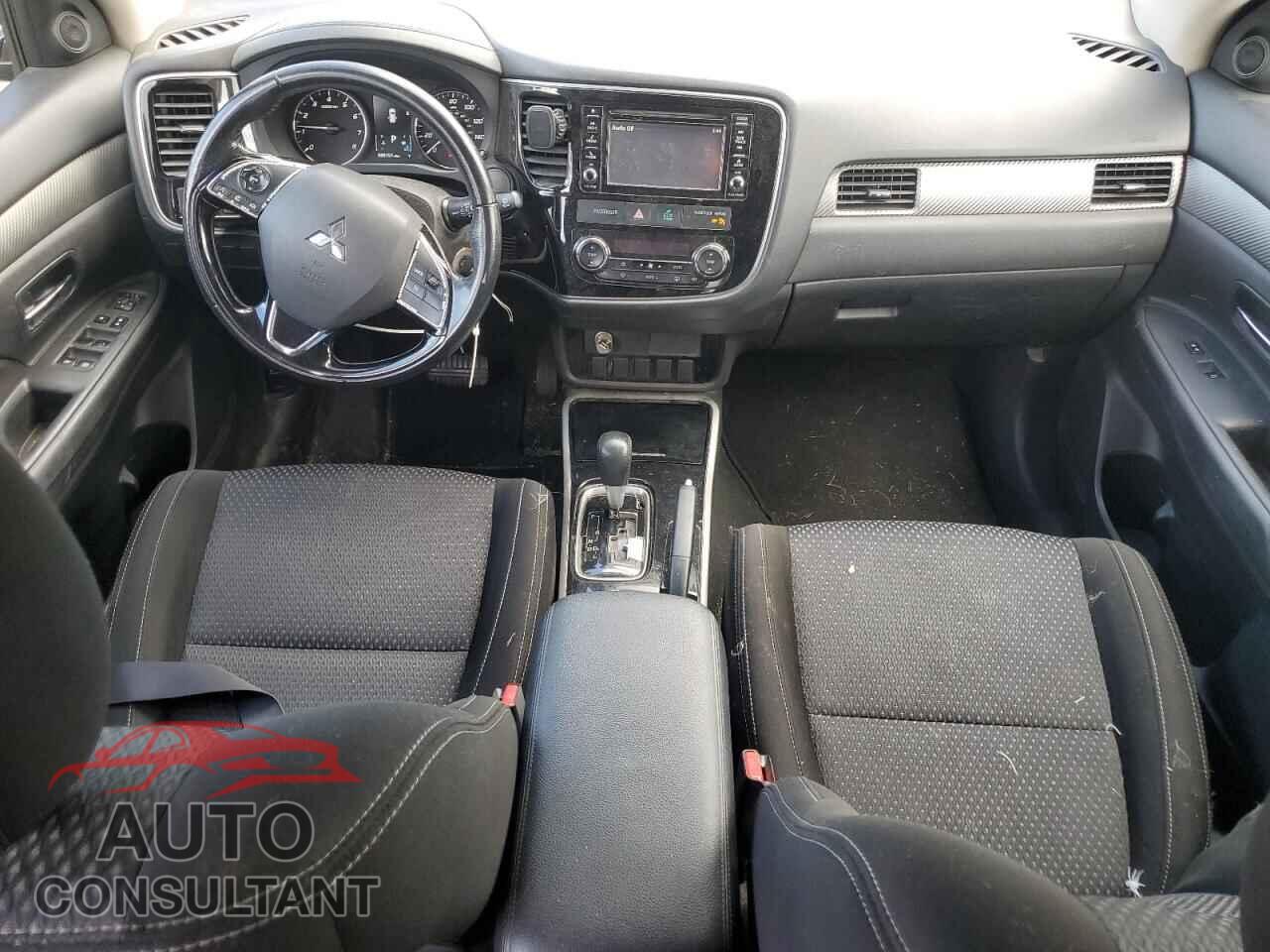 MITSUBISHI OUTLANDER 2017 - JA4AD2A32HZ031426