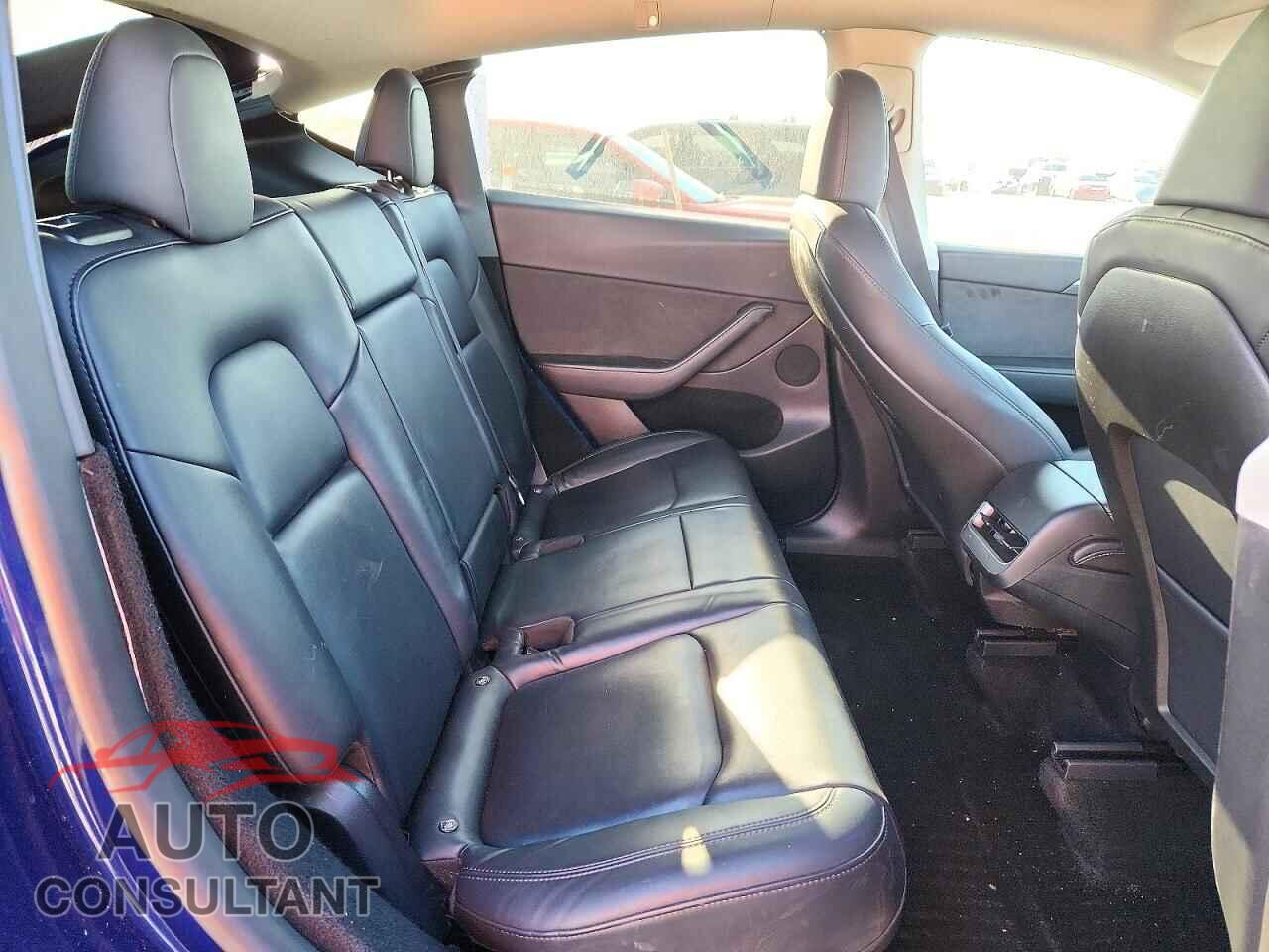 TESLA MODEL Y 2024 - 7SAYGDED5RF057720