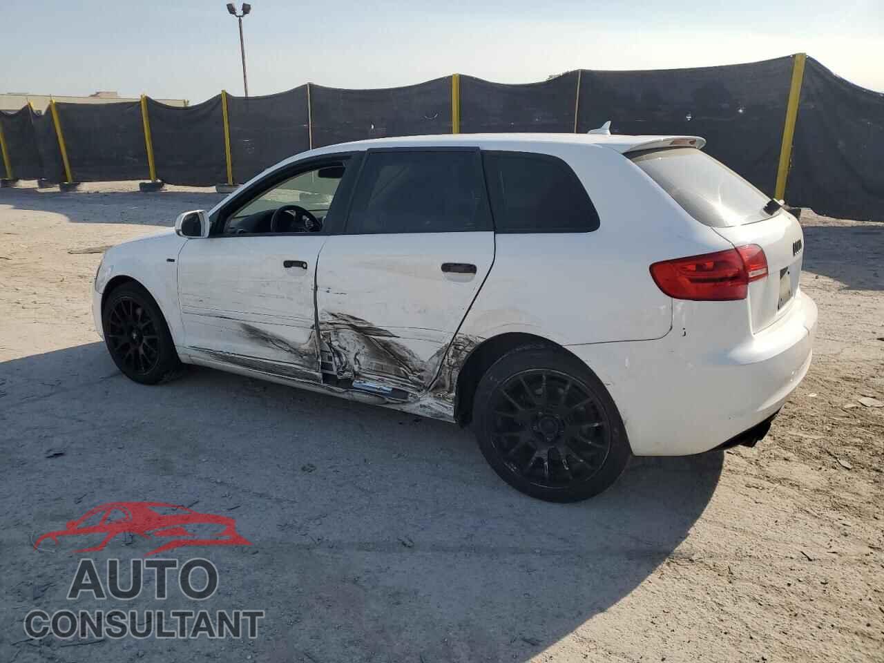 AUDI A3 2012 - WAUDFAFM9CA137448