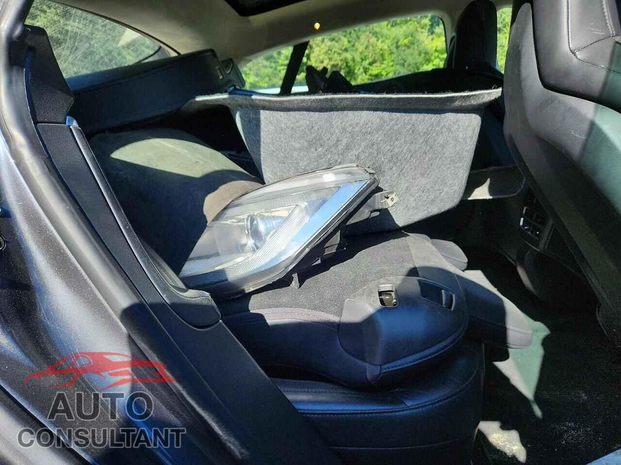 TESLA MODEL S 2015 - 5YJSA1S26FF090744