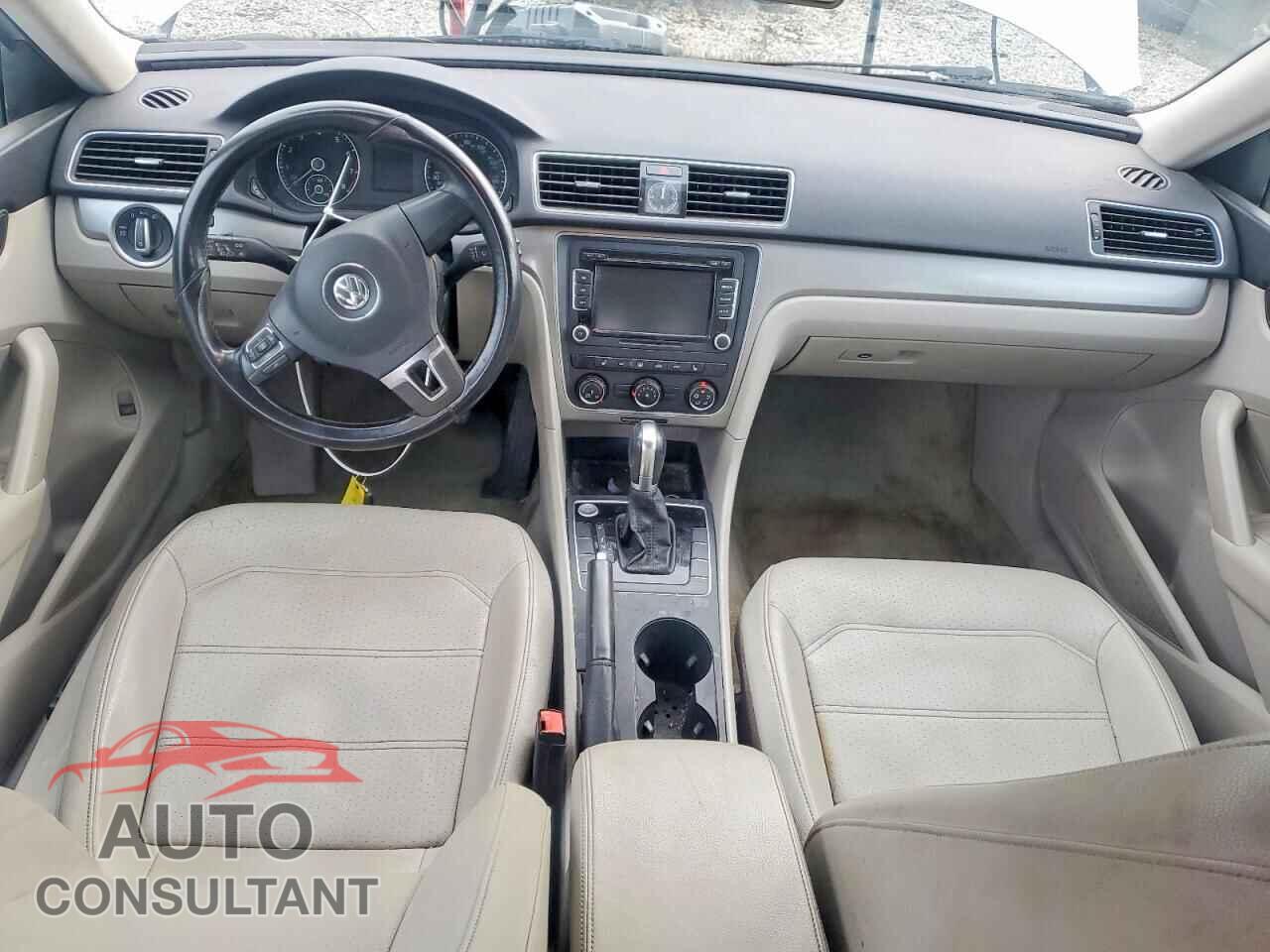 VOLKSWAGEN PASSAT 2015 - 1VWAT7A33FC087779