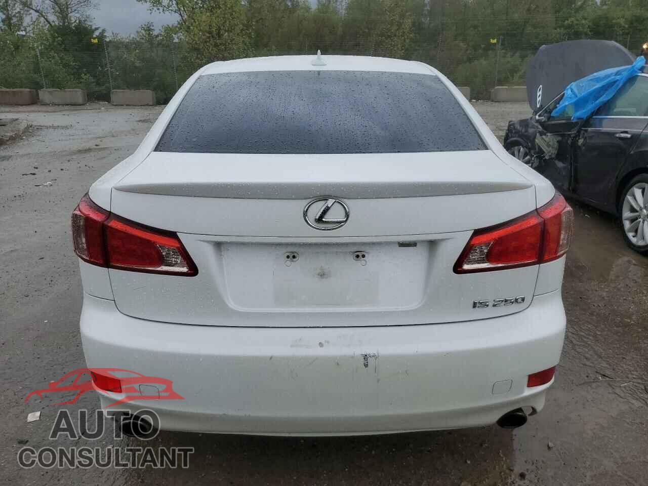 LEXUS IS 2011 - JTHBF5C22B5142176