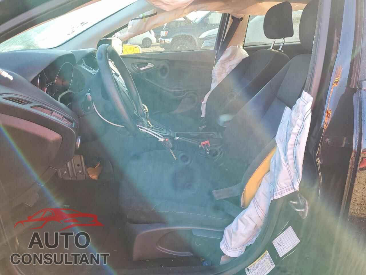 FORD FOCUS 2016 - 1FADP3F21GL286575