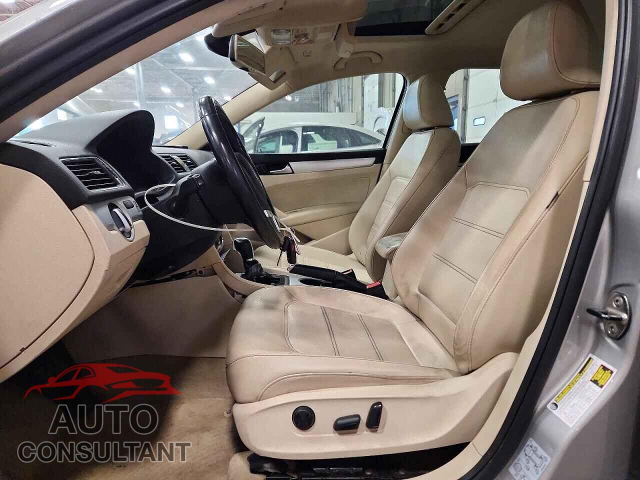 VOLKSWAGEN PASSAT 2013 - 1VWBN7A32DC025639