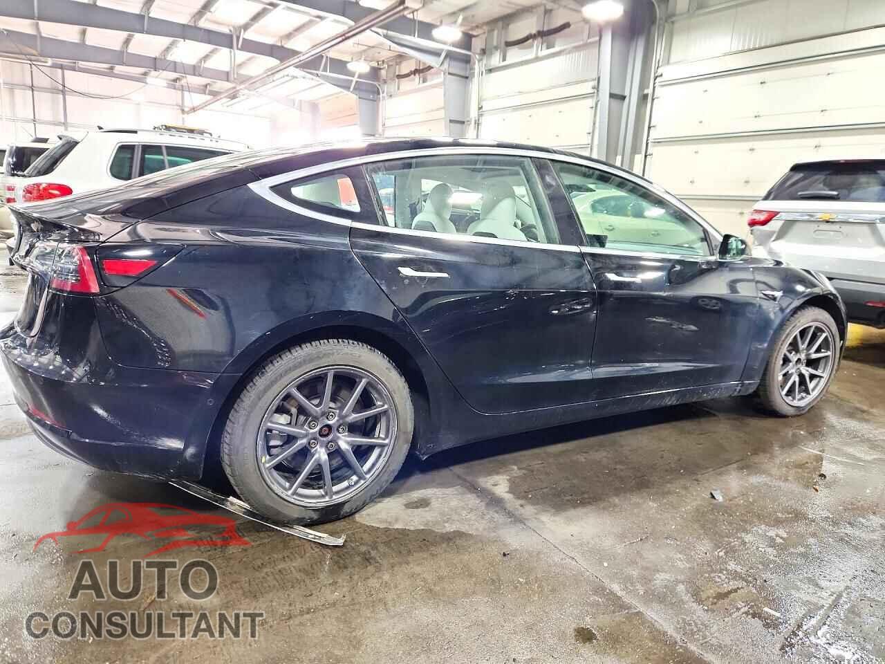TESLA MODEL 3 2018 - 5YJ3E1EA7JF155329