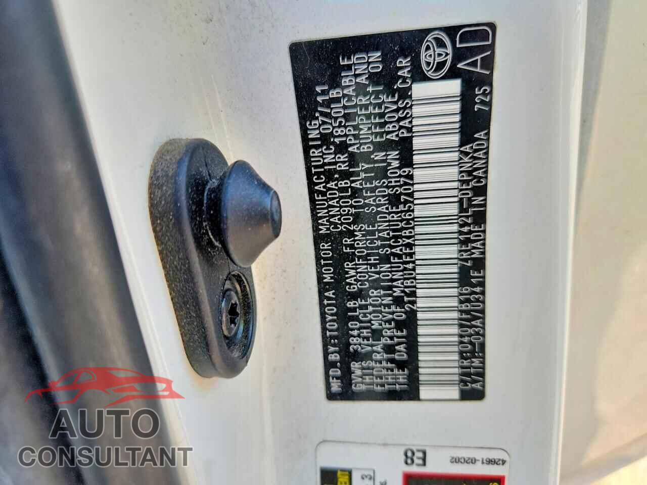 TOYOTA COROLLA 2011 - 2T1BU4EEXBC657079