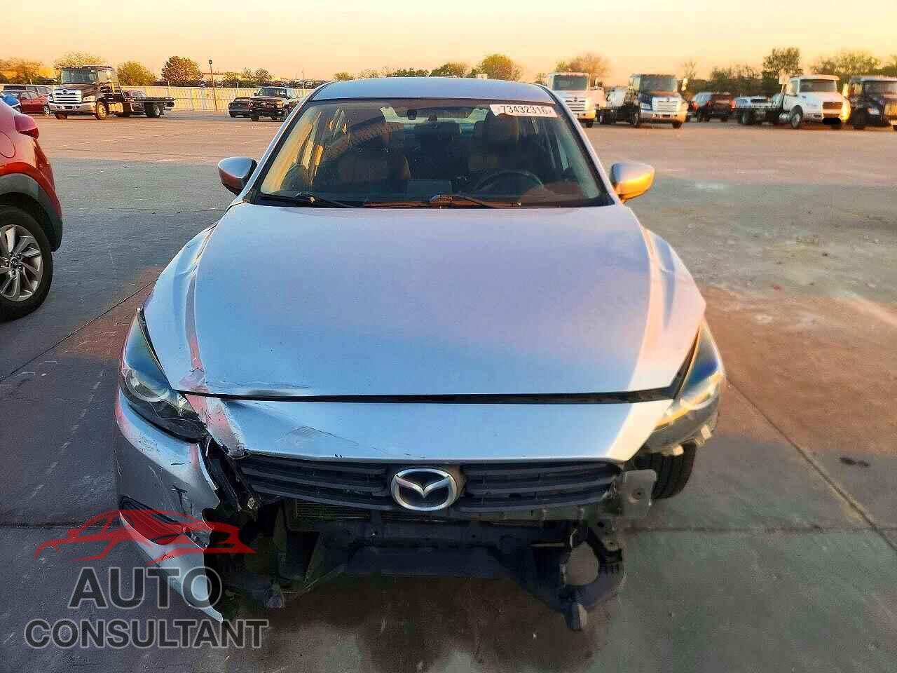 MAZDA 3 2017 - 3MZBN1U72HM103207