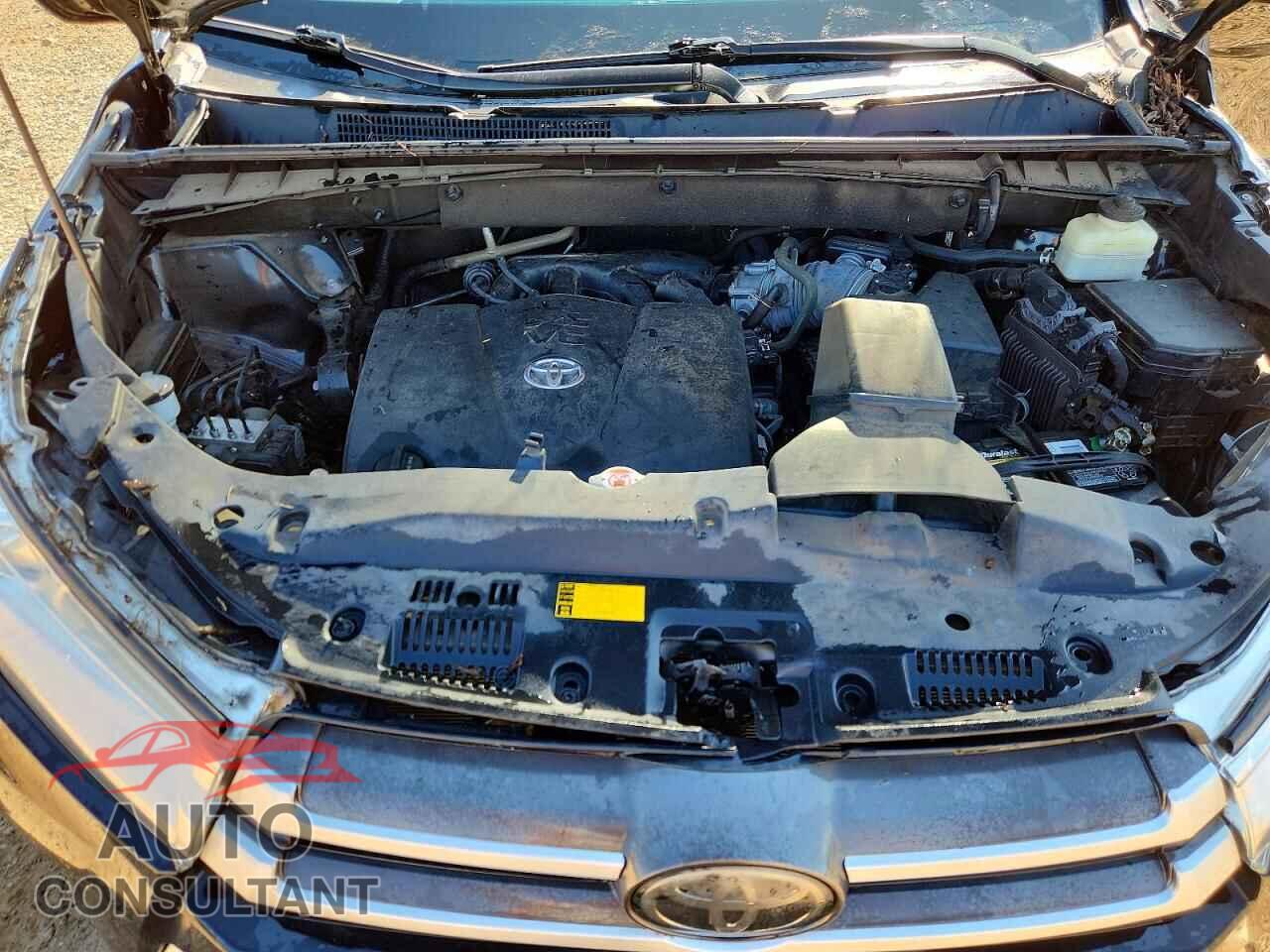 TOYOTA HIGHLANDER 2018 - 5TDZZRFH1JS258024