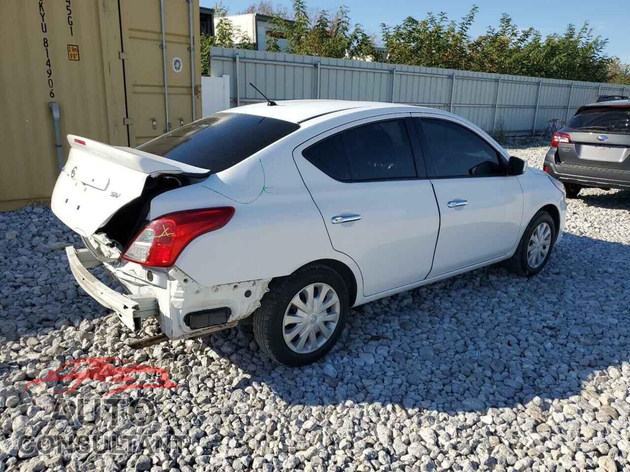 NISSAN VERSA 2019 - 3N1CN7AP3KL857781