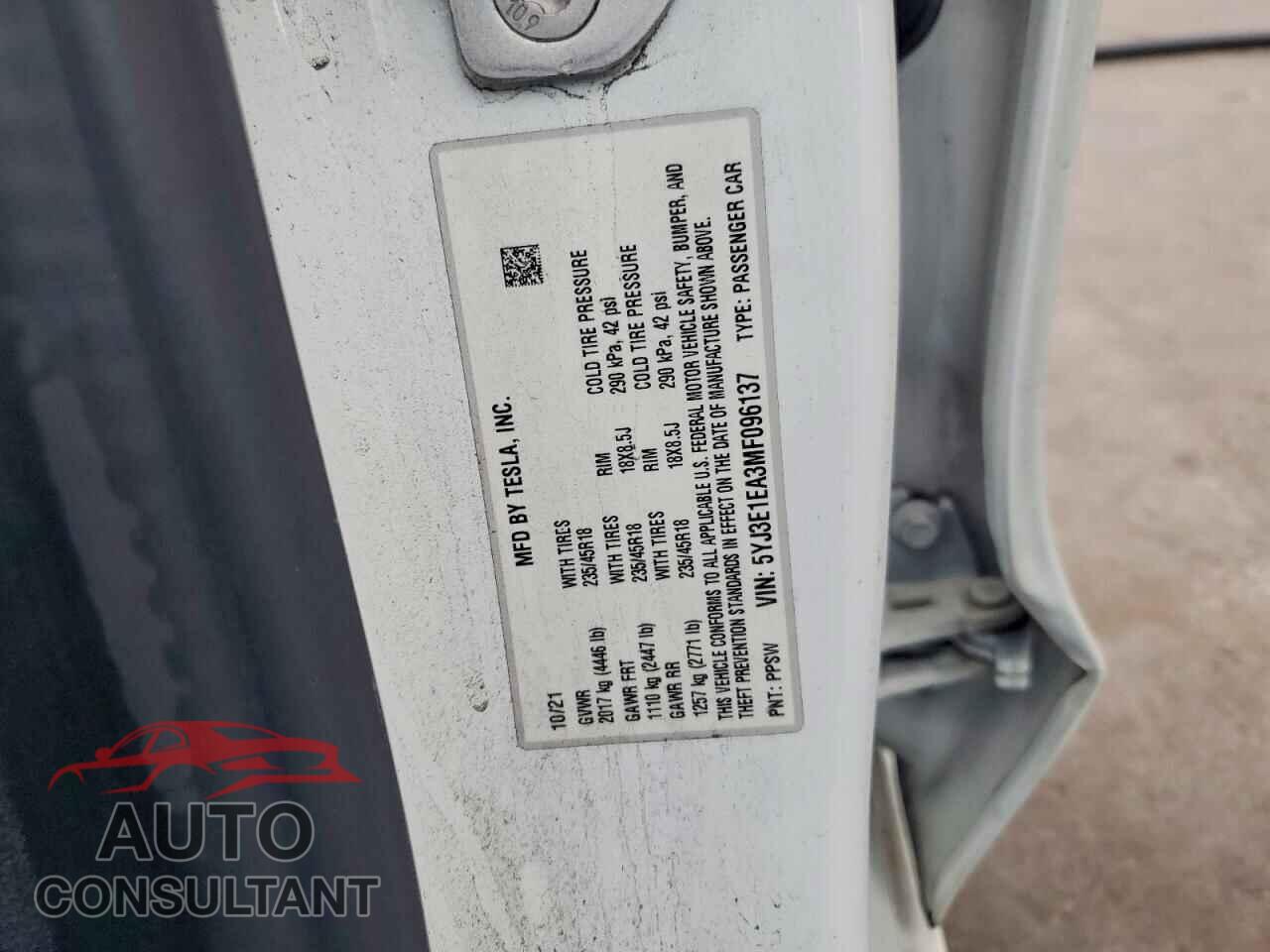TESLA MODEL 3 2021 - 5YJ3E1EA3MF096137