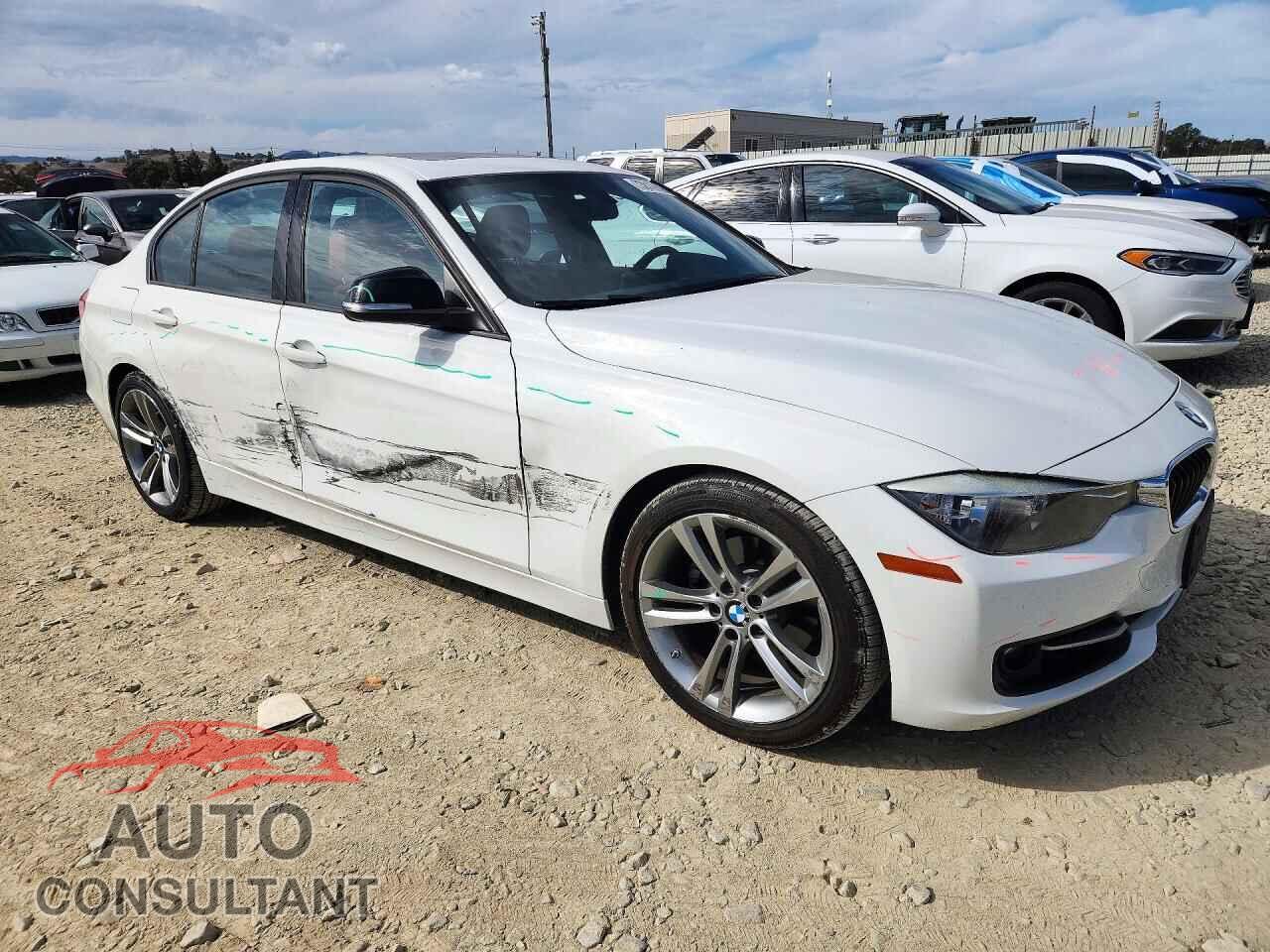 BMW 3 SERIES 2013 - WBA3C1C53DF440246