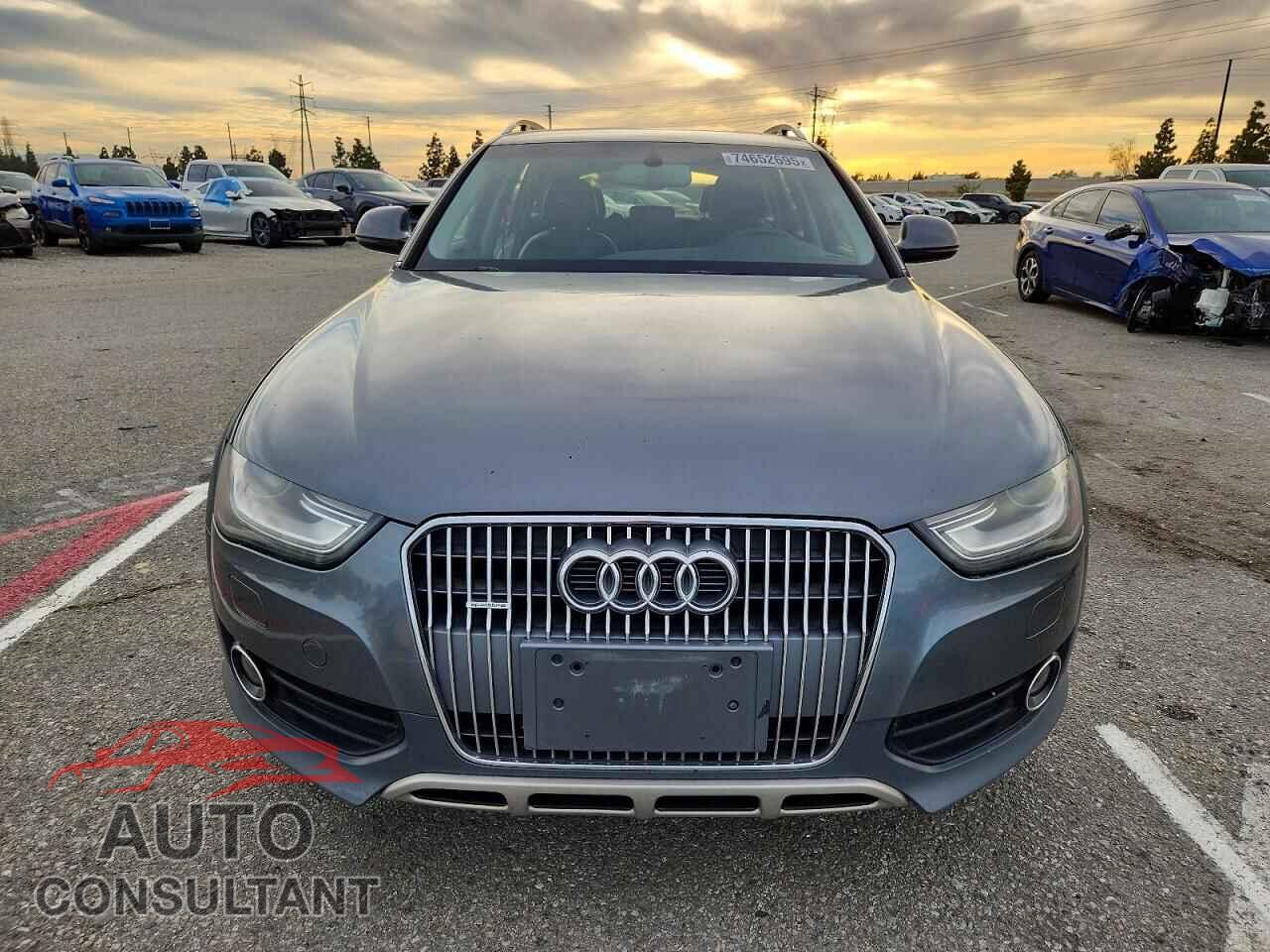 AUDI A4 2013 - WA1UFAFLXDA044105