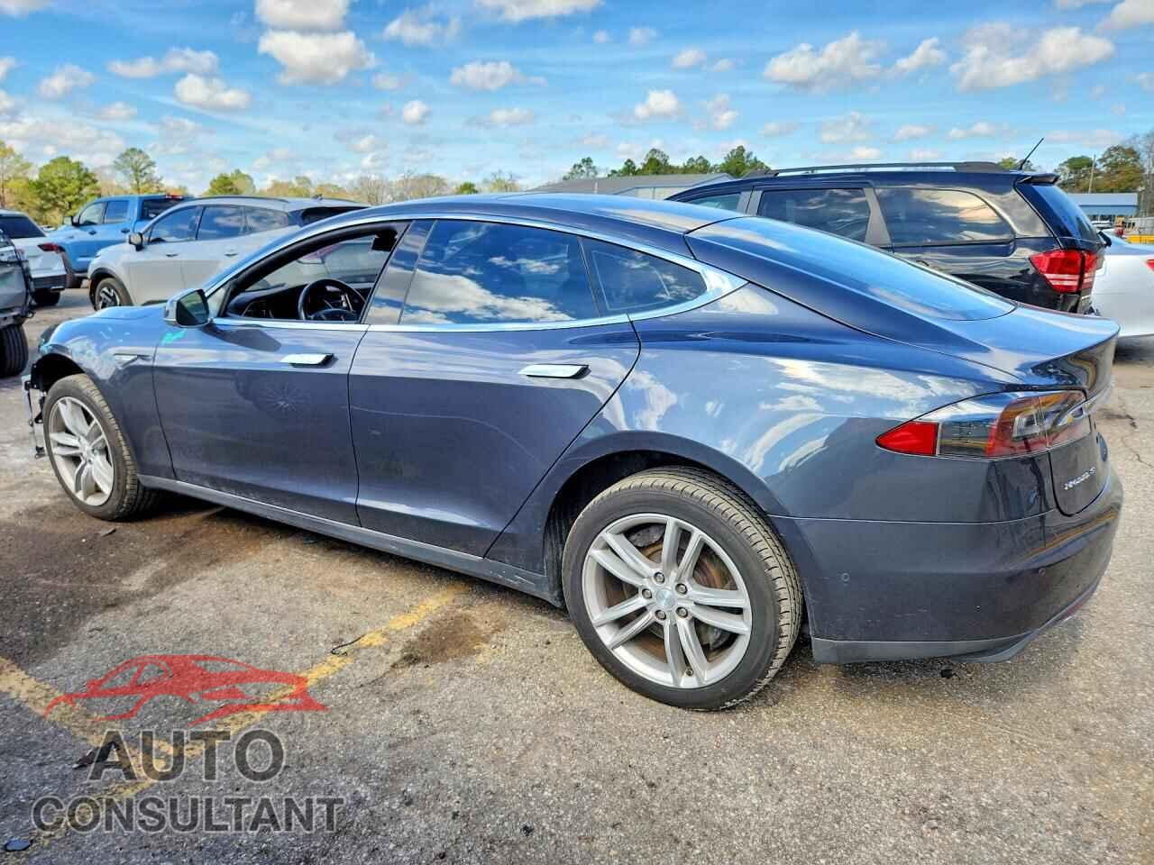 TESLA MODEL S 2015 - 5YJSA1E10FF116595