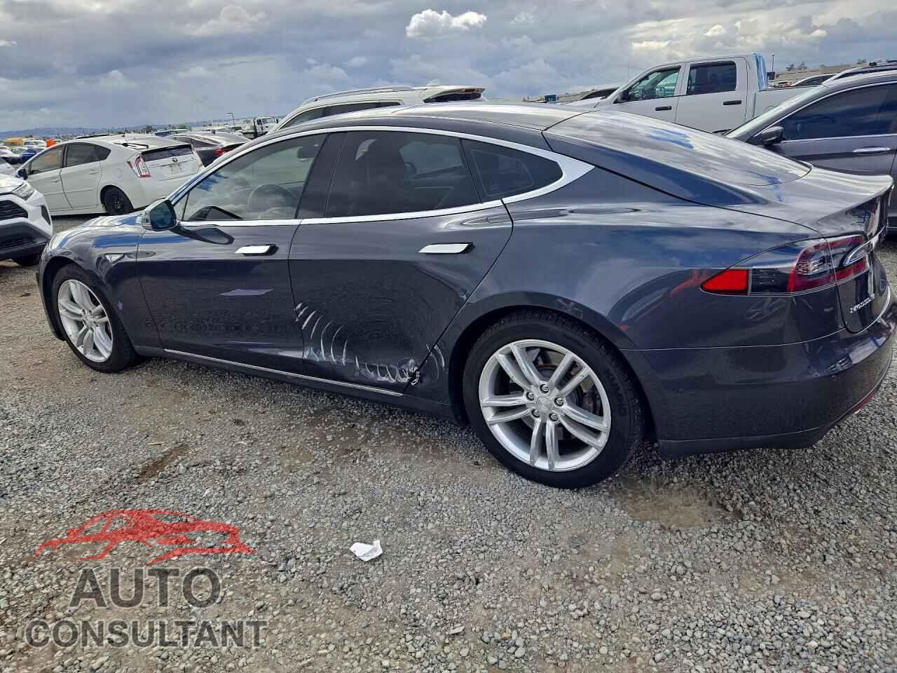 TESLA MODEL S 2015 - 5YJSA1H24FF096839