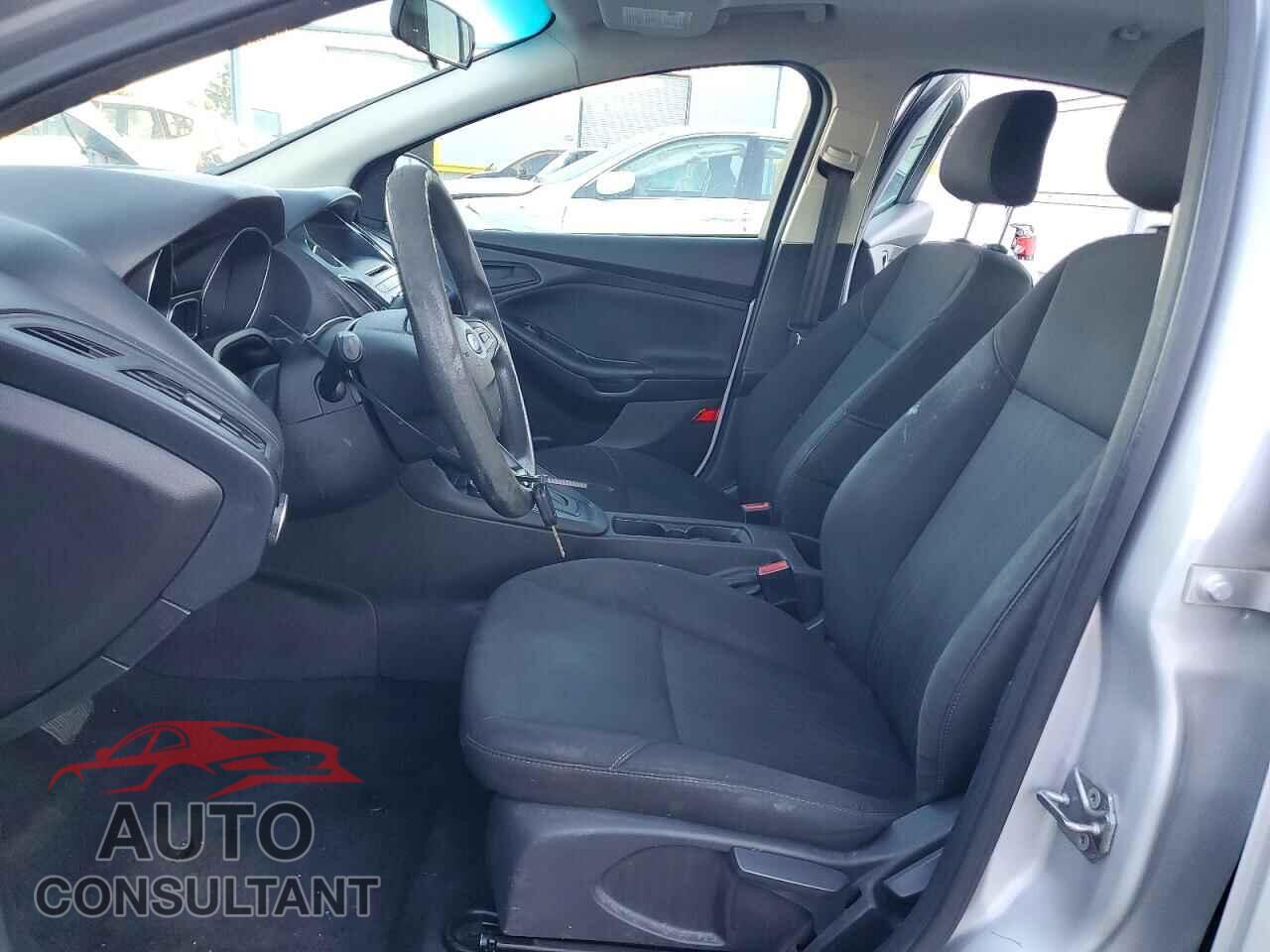 FORD FOCUS 2015 - 1FADP3E21FL301978
