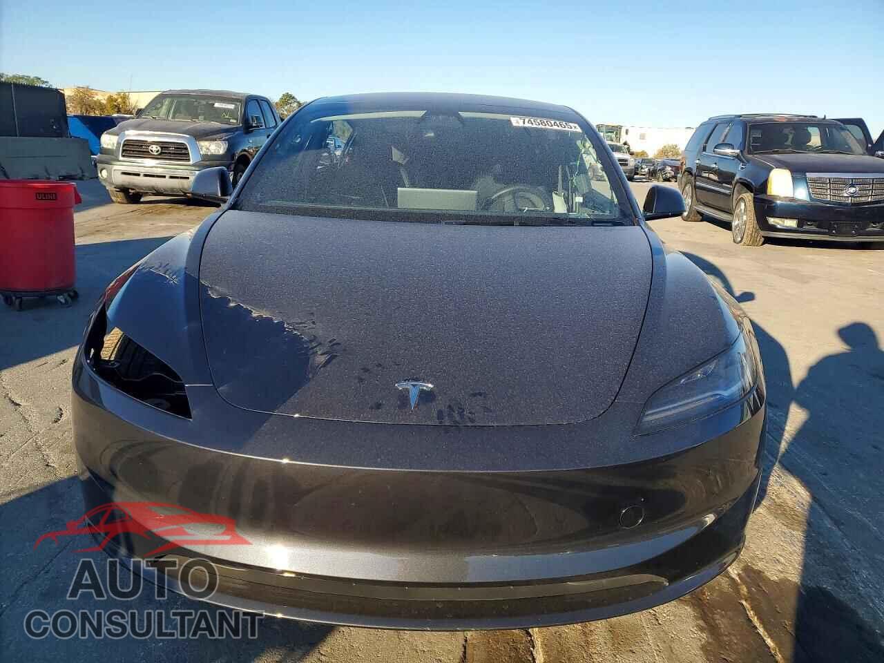 TESLA MODEL 3 2024 - 5YJ3E1EA3RF748519
