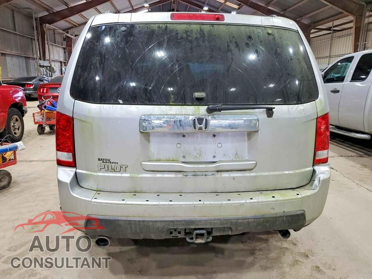 HONDA PILOT 2011 - 5FNYF3H48BB011438