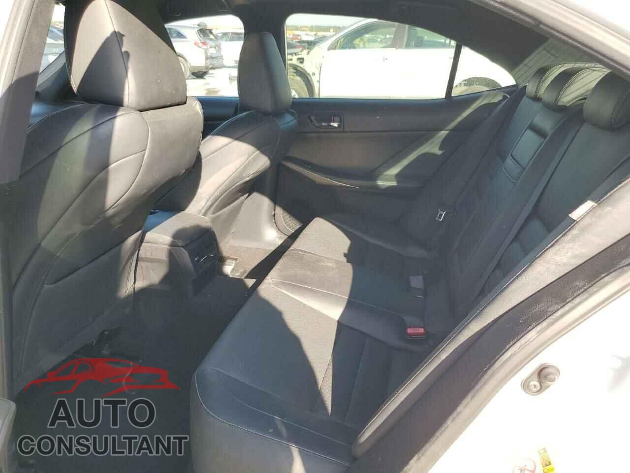 LEXUS IS 2016 - JTHBA1D25G5019274