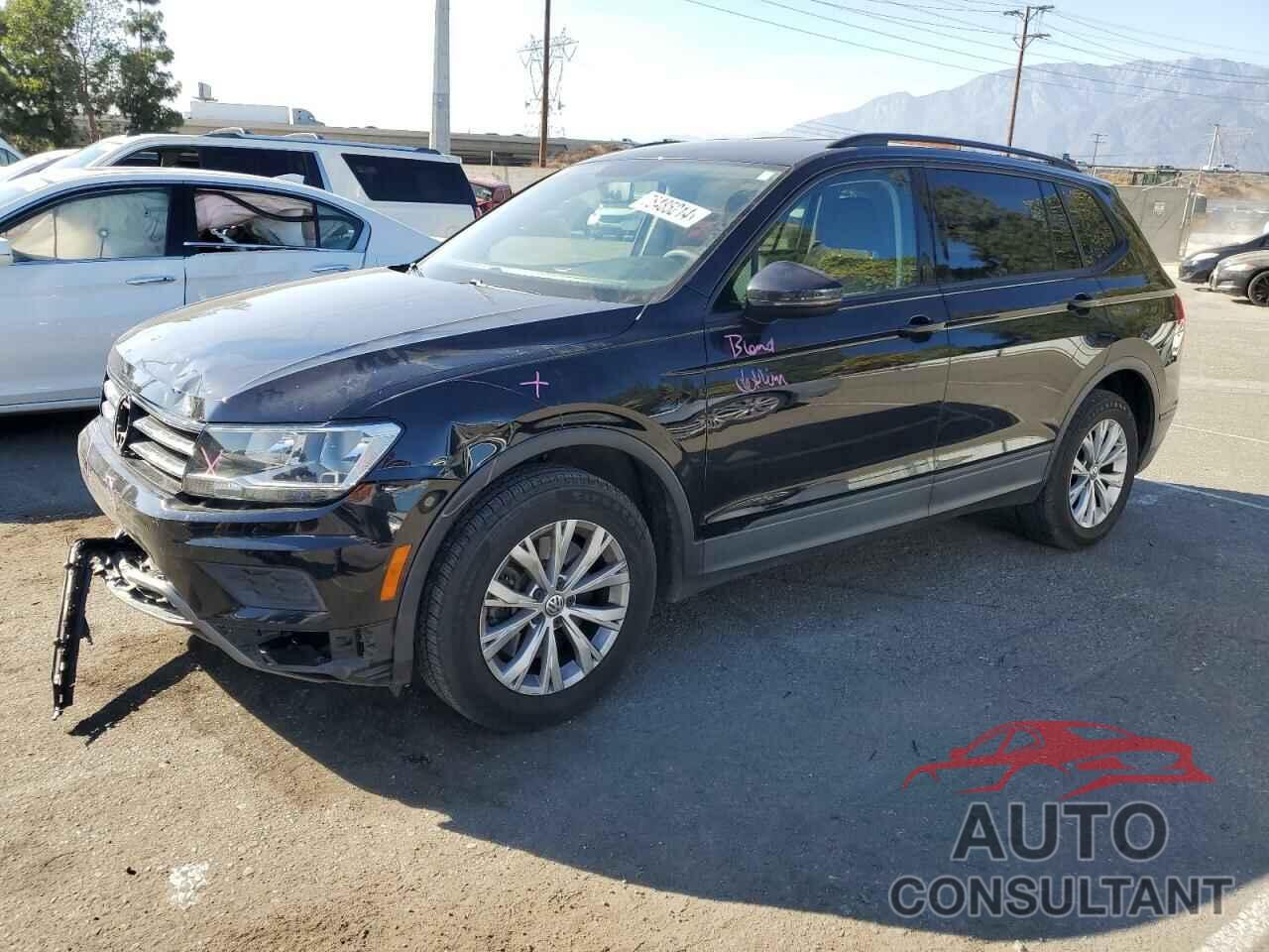 VOLKSWAGEN TIGUAN 2018 - 3VV1B7AX2JM109417