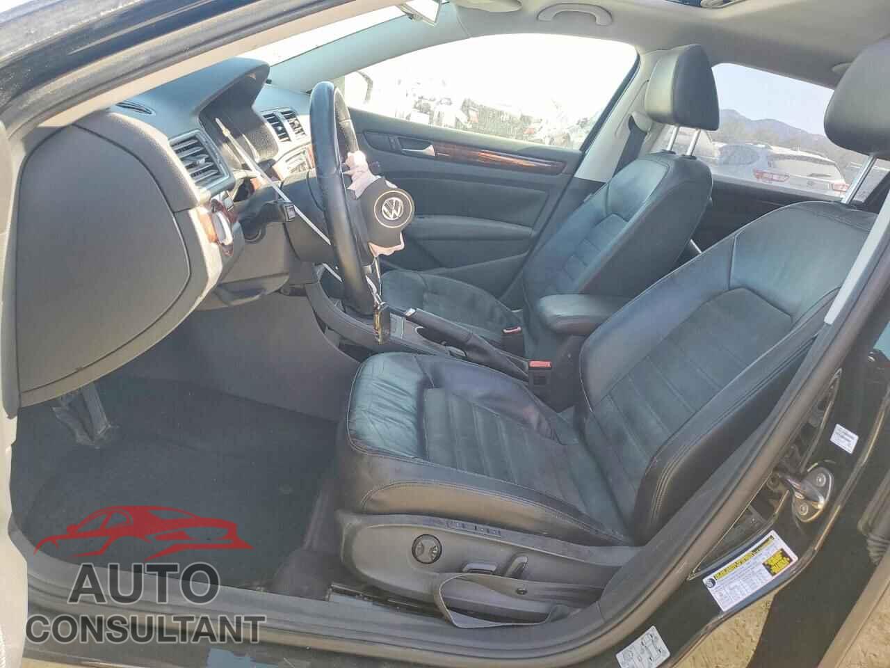 VOLKSWAGEN PASSAT 2013 - 1VWCH7A30DC083468
