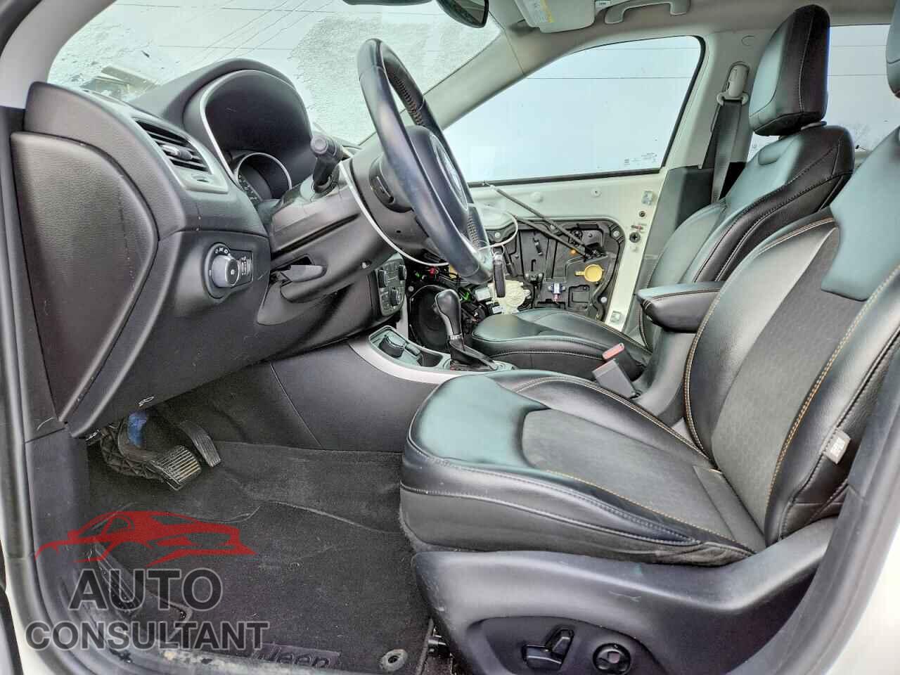 JEEP COMPASS 2018 - 3C4NJDBB6JT238271
