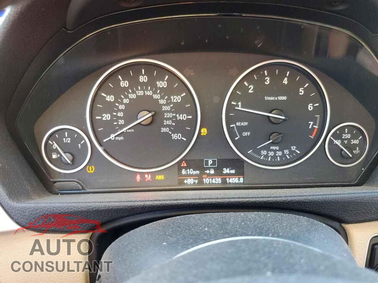 BMW 3 SERIES 2016 - WBA8E1G55GNU10038