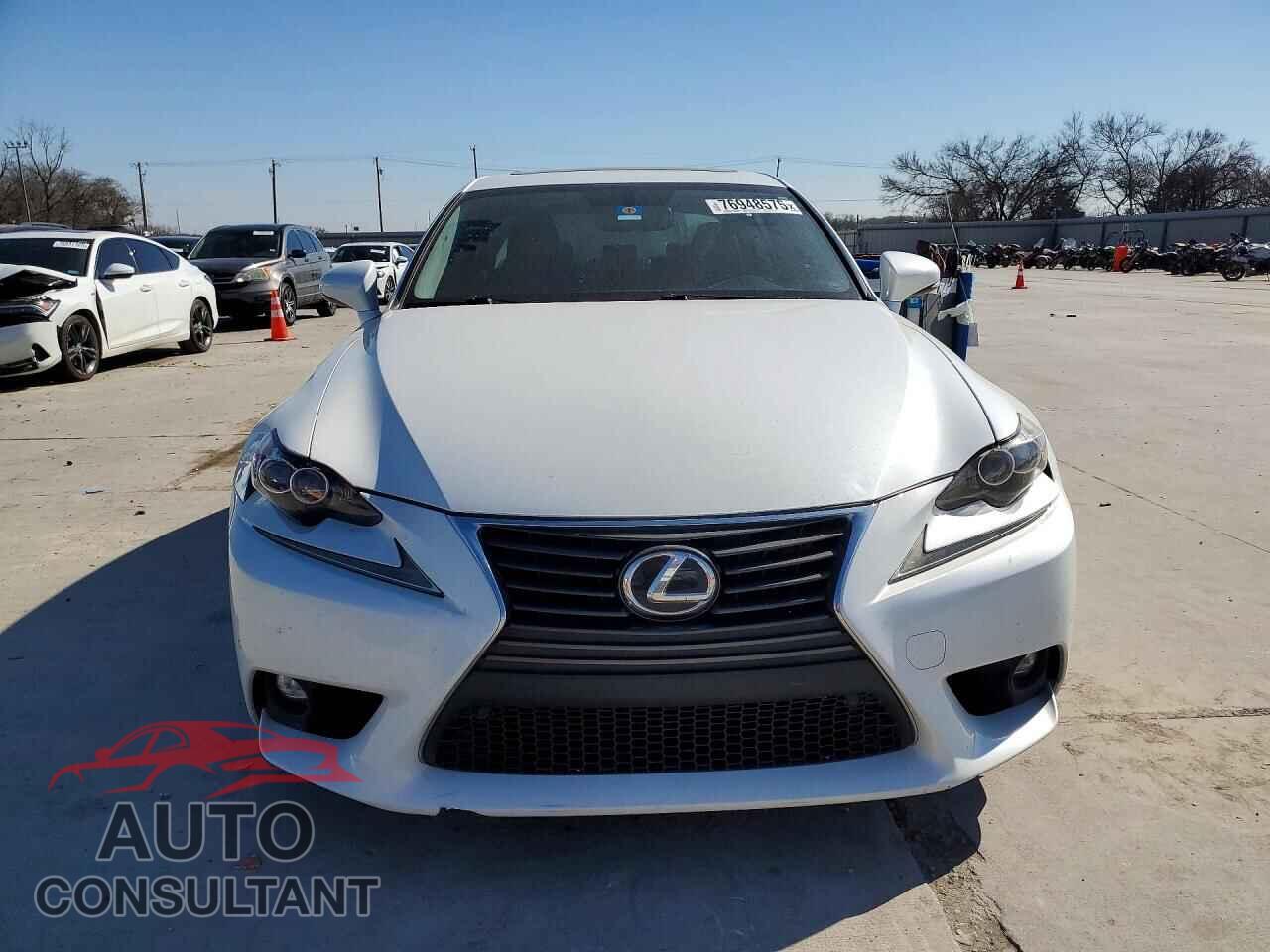 LEXUS IS 2015 - JTHBF1D22F5068657