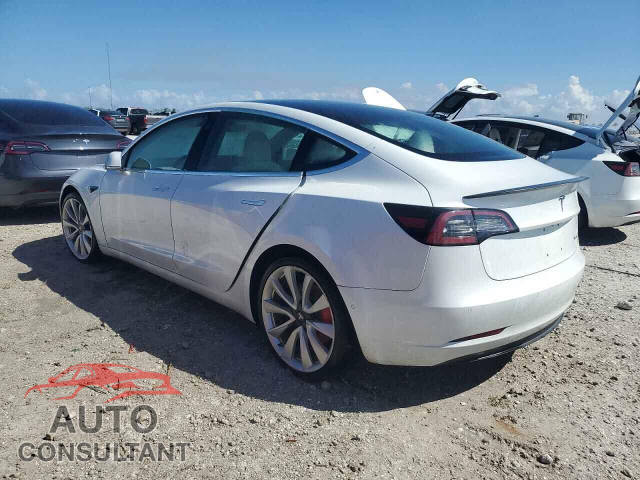 TESLA MODEL 3 2018 - 5YJ3E1EB8JF081850
