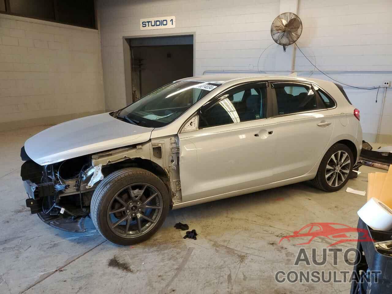 HYUNDAI ELANTRA 2018 - KMHH35LE0JU010578