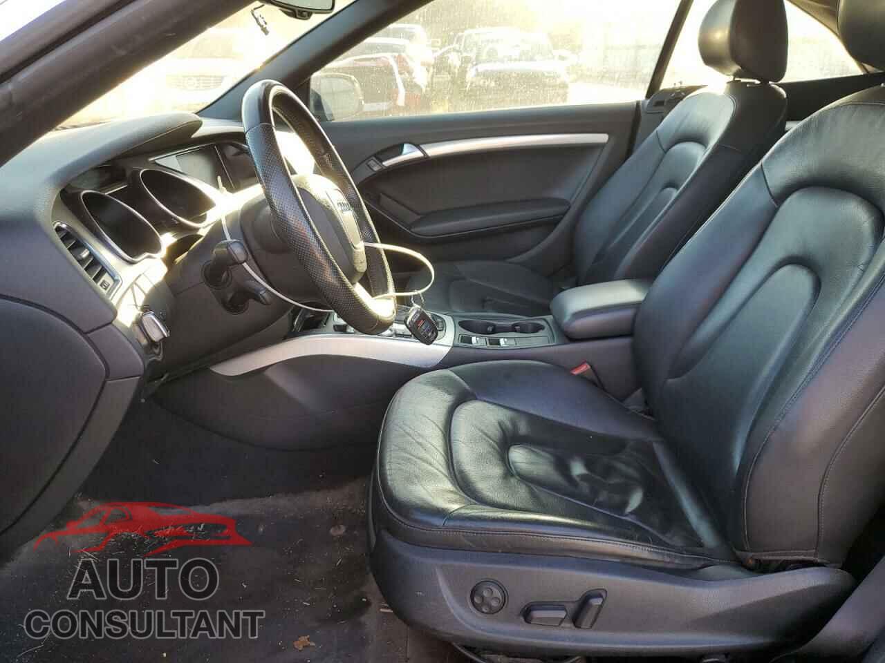 AUDI A5 2012 - WAULFAFH3CN000528