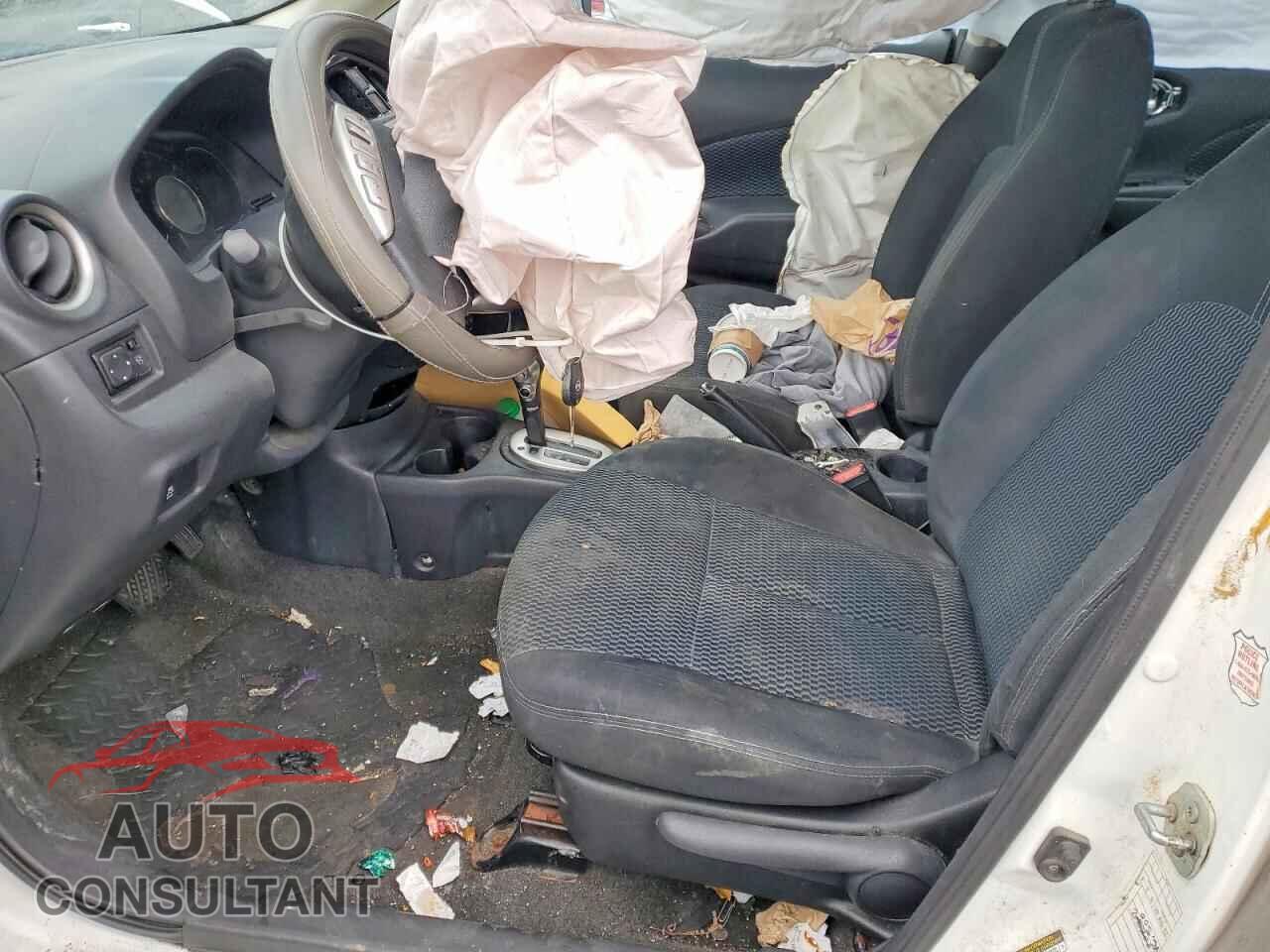 NISSAN VERSA NOTE 2015 - 3N1CE2CP0FL358684