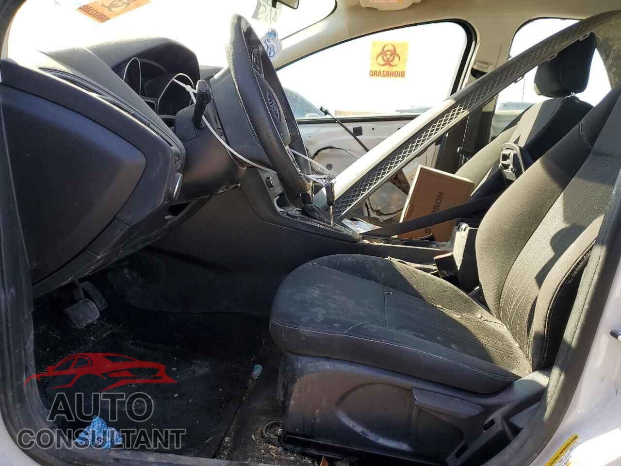 FORD FOCUS 2017 - 1FADP3F29HL320022