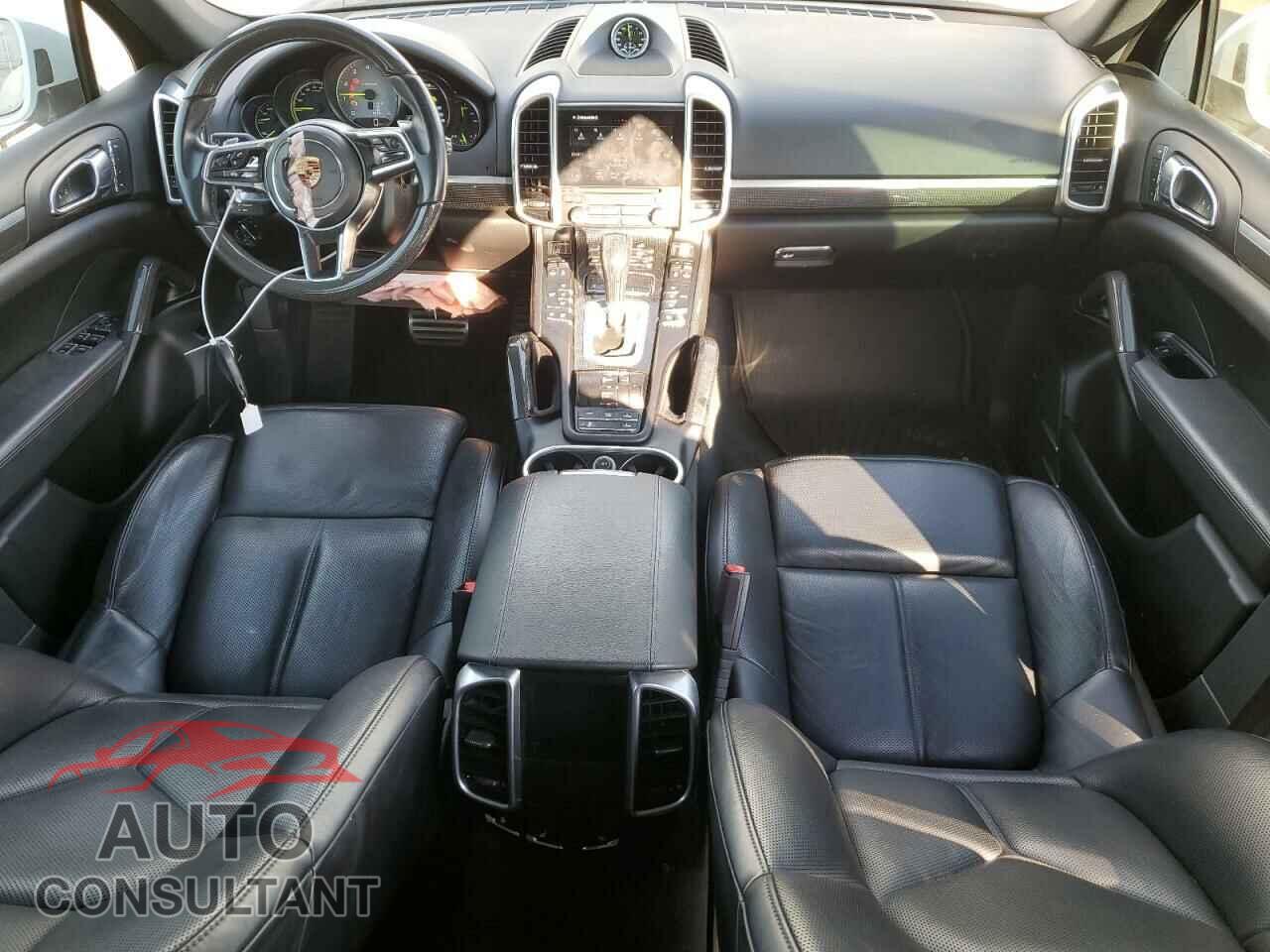 PORSCHE CAYENNE 2017 - WP1AE2A28HLA74518