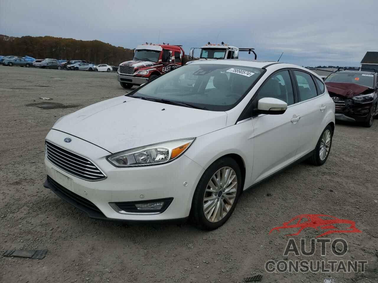 FORD FOCUS 2018 - 1FADP3N27JL325176