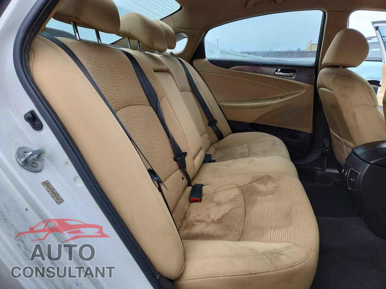 HYUNDAI SONATA 2012 - KMHEC4A48CA044103