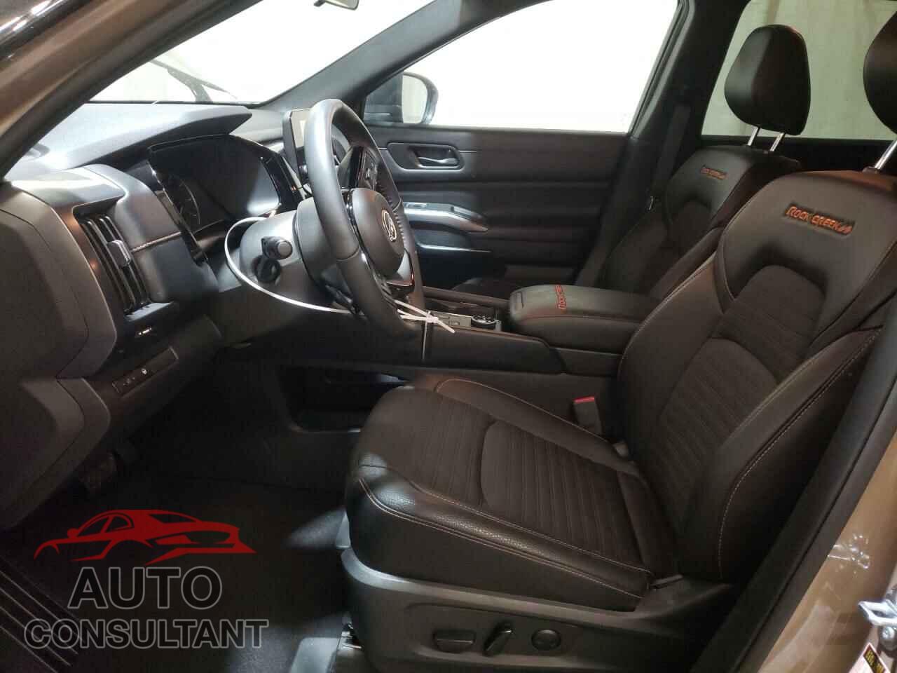 NISSAN PATHFINDER 2023 - 5N1DR3BD2PC261675