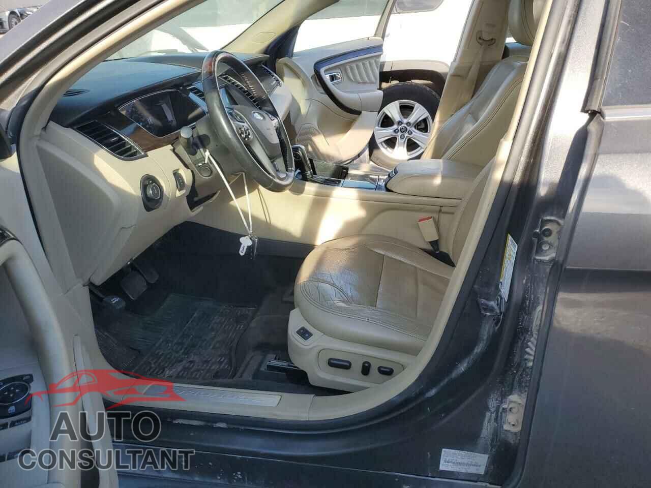 FORD TAURUS 2018 - 1FAHP2F81JG128446
