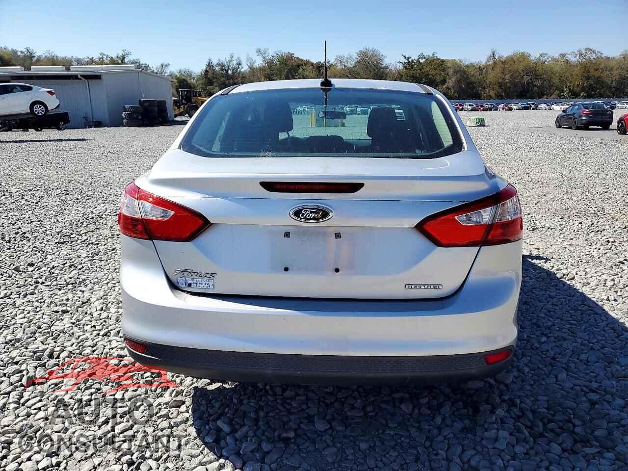 FORD FOCUS 2014 - 1FADP3E2XEL185033