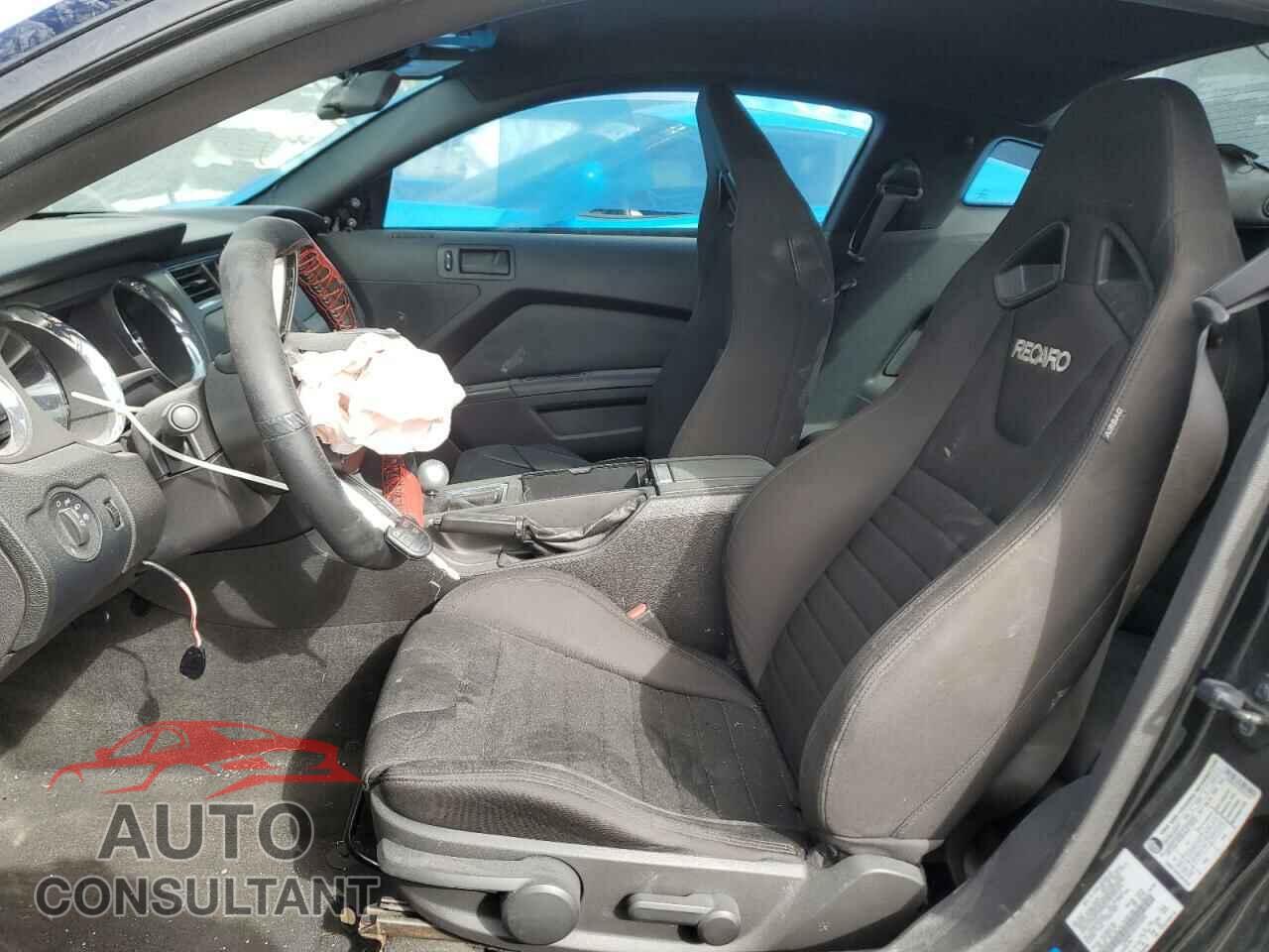 FORD MUSTANG 2013 - 1ZVBP8CF2D5252342