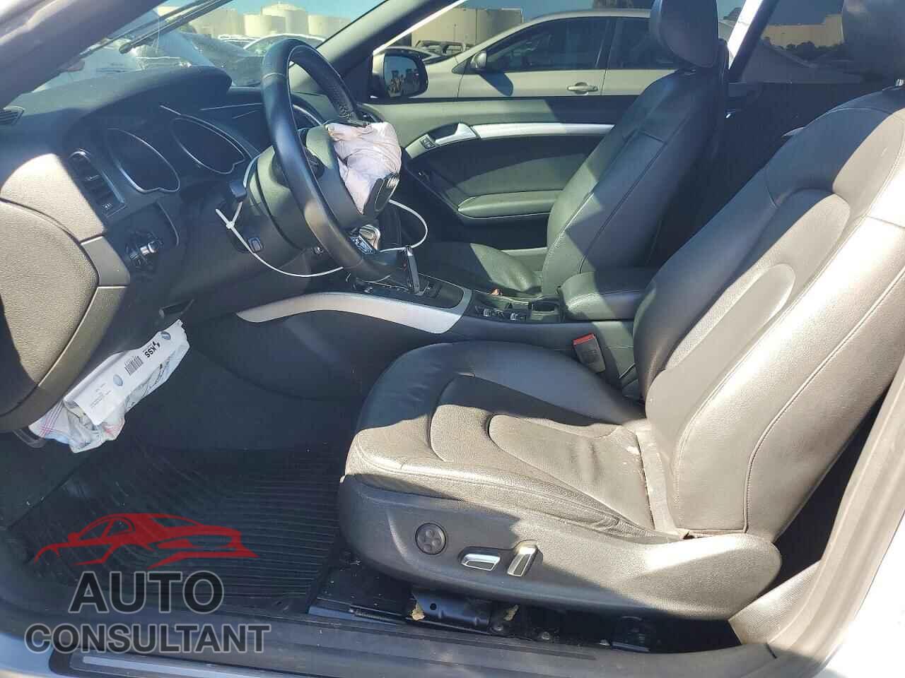 AUDI A5 2014 - WAUCFAFH0EN001610