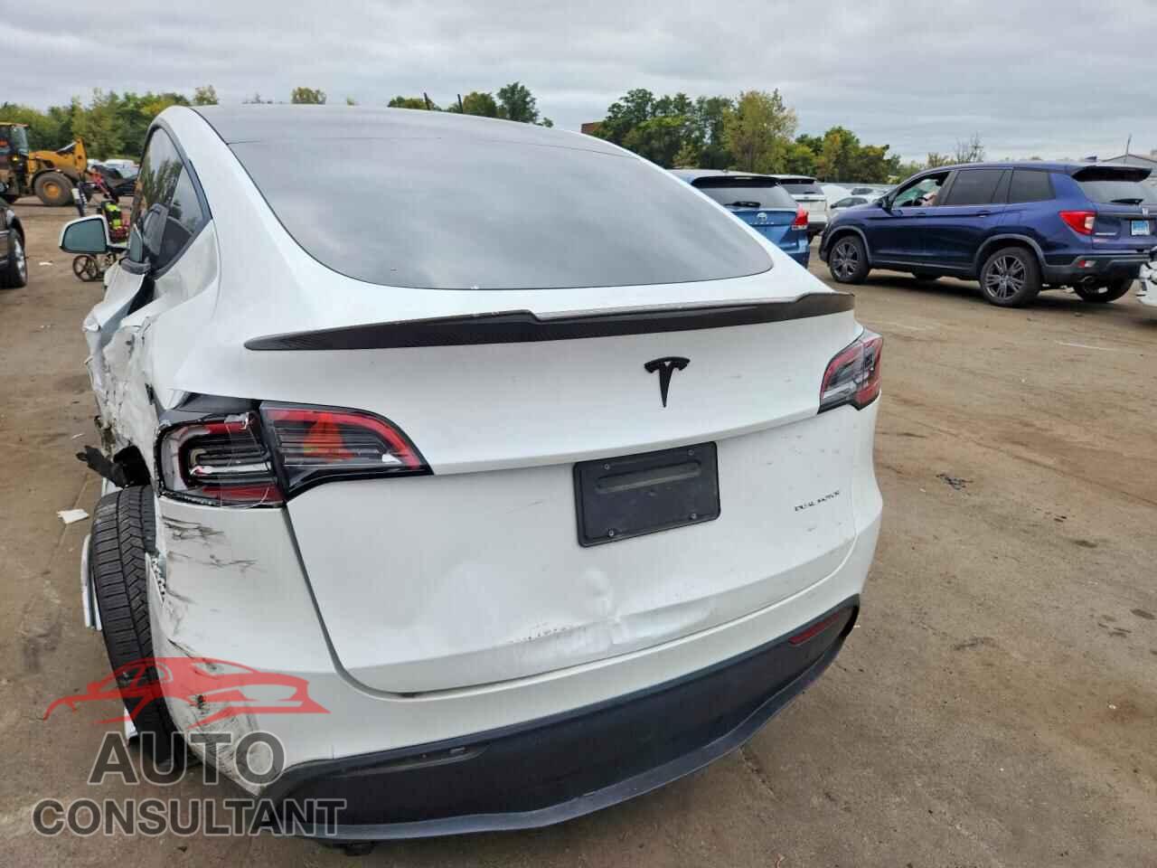 TESLA MODEL Y 2023 - 7SAYGAEE0PF607796