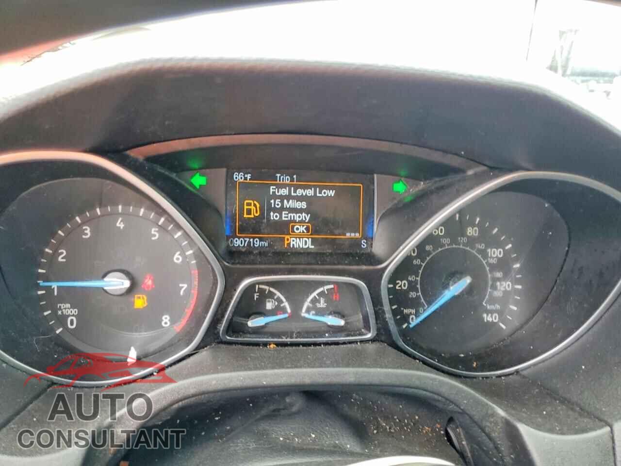 FORD FOCUS 2018 - 1FADP3F28JL257078